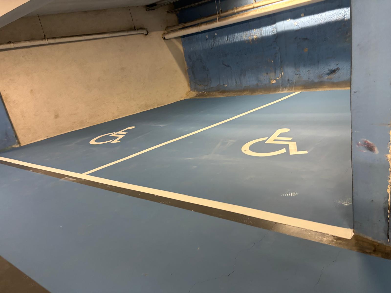 Délimitation des emplacements PMR