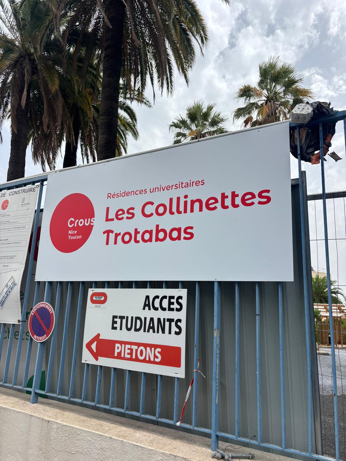 Panneau d’identification Les Collinettes à l’entrée d’un site